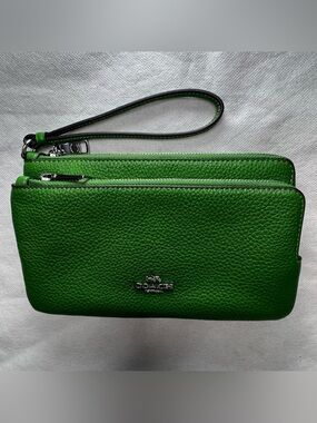 💚 Coach Double Zip Wristlet Wallet - CU919 Kelly Green Pebbled Leather w Silver